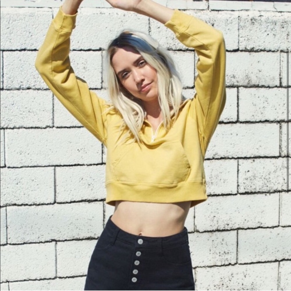 🌻🌻Brandy Melville Pullover